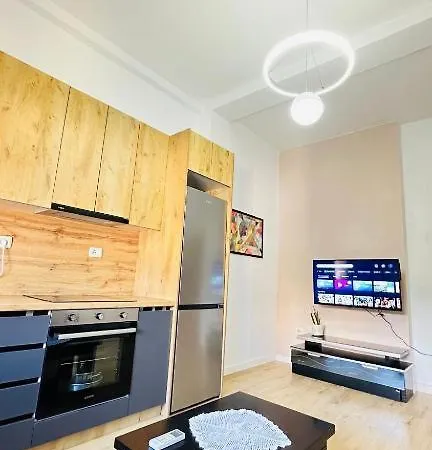 Prime Location Cozy Apartment City Centre 티라나
