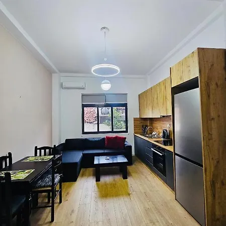 Apartment Prime Location Cozy Near Pazari I Ri