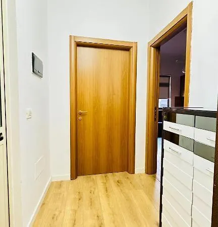 Prime Location Cozy Near Pazari I Ri Lejlighed Tirana